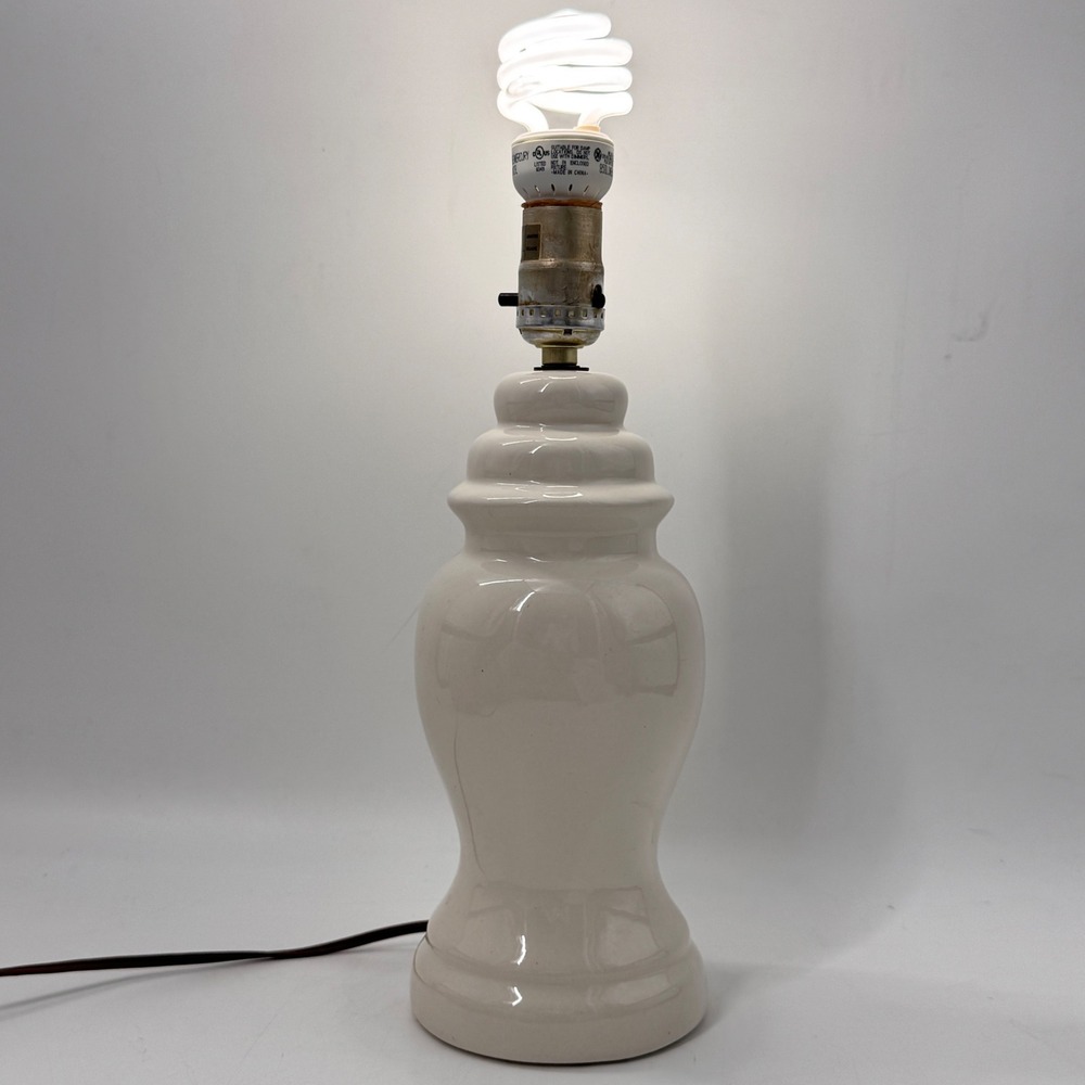 Vintage White Ceramic Ginger Jar Table Lamp Hollywood Regency Style